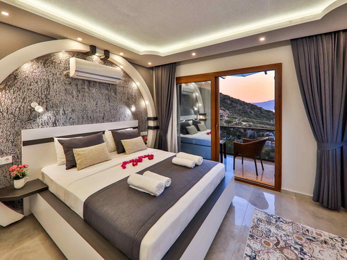  gece  -  Kasım
  | Kalkan’da Deniz Manzaralı Lüks Villa, Merkezi Konumda Rüya Tatil